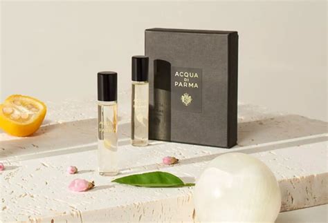 signature perfume discovery sets.